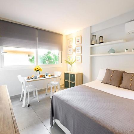 Studio, City Center By 10Tosea Фуeнхирола Екстериор снимка